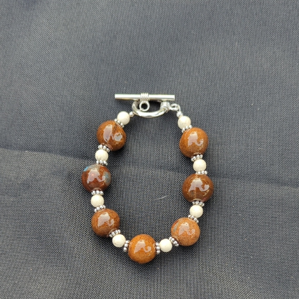 Elegant Brown and Cream Beaded Bracelet